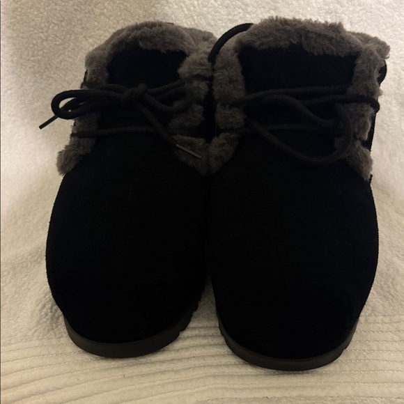 UGG Black Lace Up Boots with Gray Fur Trim - Picture 3 of 8